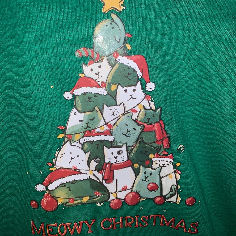 Everyone loves a tee shirt meowy Christmas